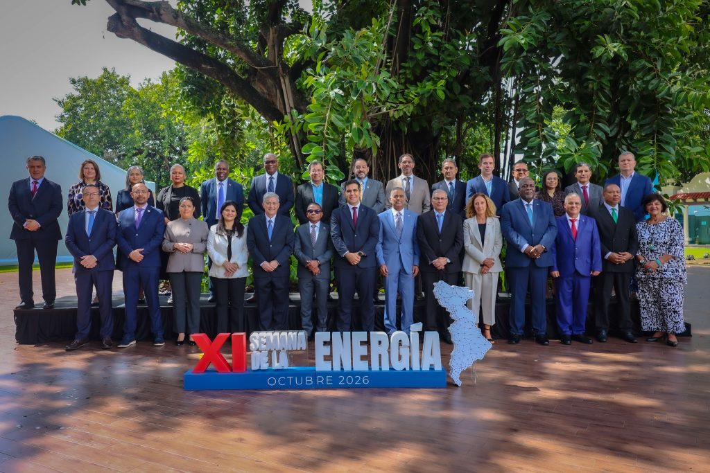 América Latina y el Caribe moviliza su diplomacia energética en Santo Domingo: urgencia de inversiones y seguridad de suministro marcan la XI Semana de la Energía - Artículo de energía solar EXAASOLAR